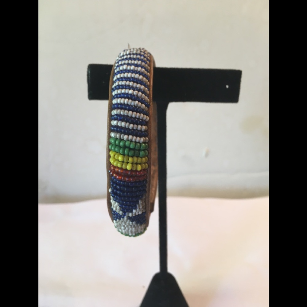 Kenyan Masai beaded bracelet on leather